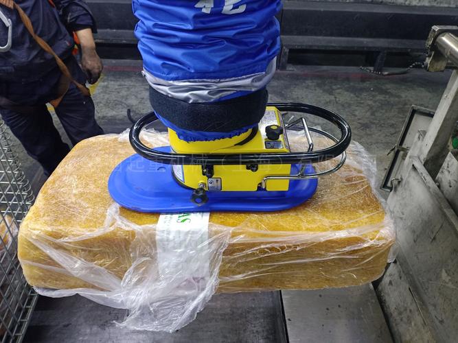 岩西密炼机胶块搬运上料吸盘吊具,气管吸吊机,真空吸吊机160 - 谷瀑(g